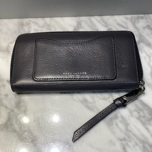 Marc Jacobs clutch wallet